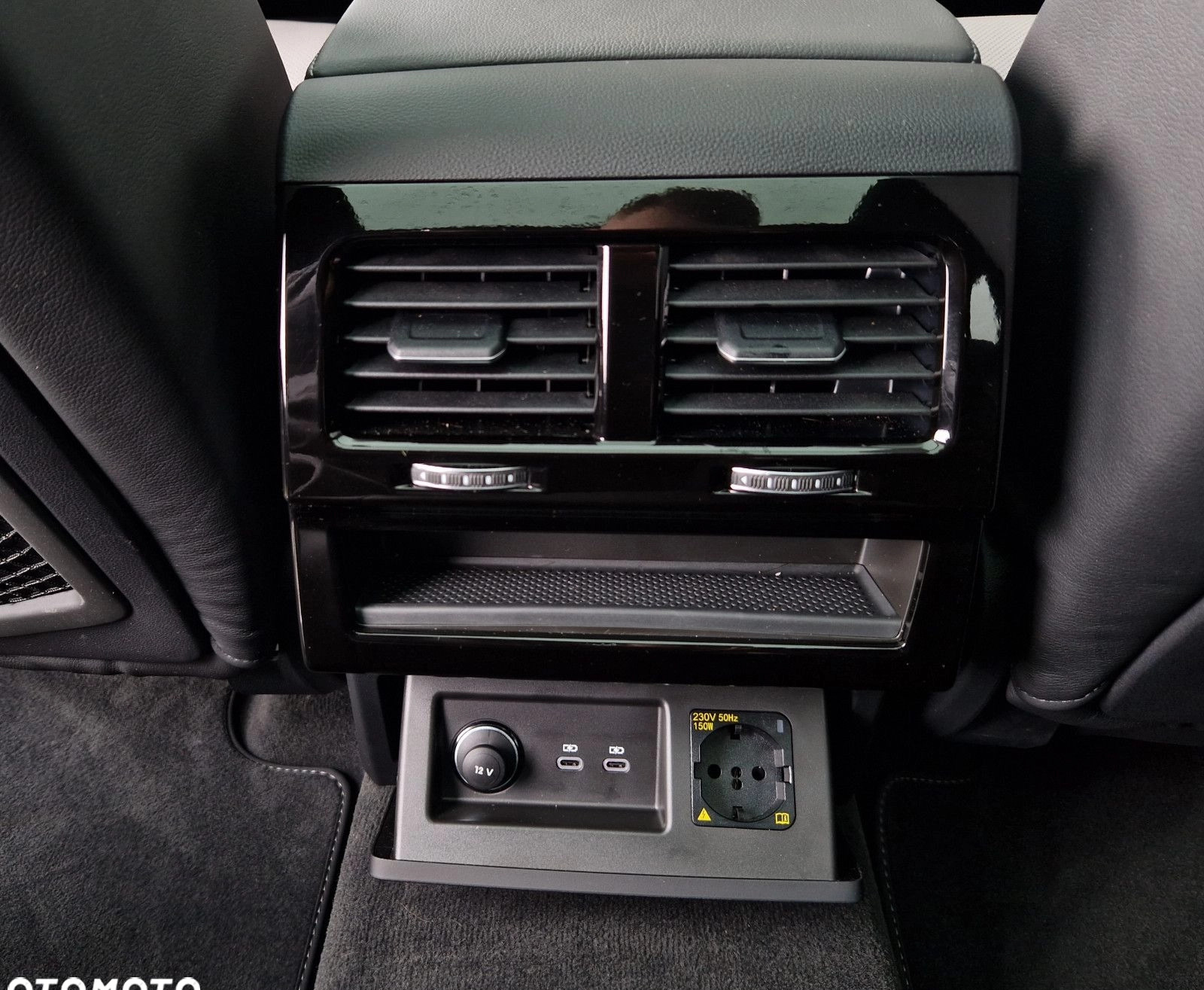 Volkswagen Touareg cena 393000 przebieg: 1900, rok produkcji 2023 z Oborniki Śląskie małe 562